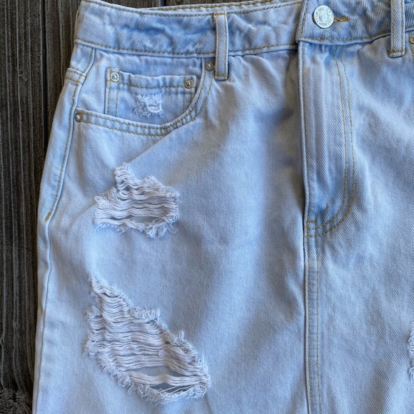 Light Wash Distressed Denim Mini Skirt - Picture 3 of 4